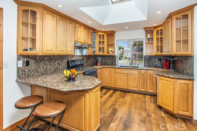 21007 Strathern Street, Canoga Park (los Angeles), CA, 91304 21007 Strathern Street, Canoga Park (los Angeles), CA, 91304