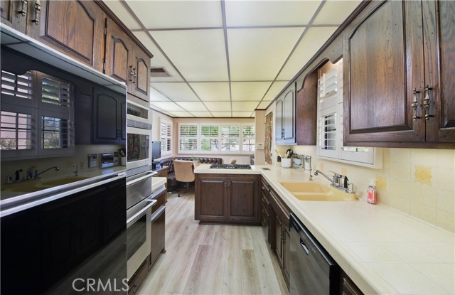 2746 North Brighton Street photo 8