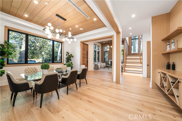 11201 Valley Spring Lane photo 4