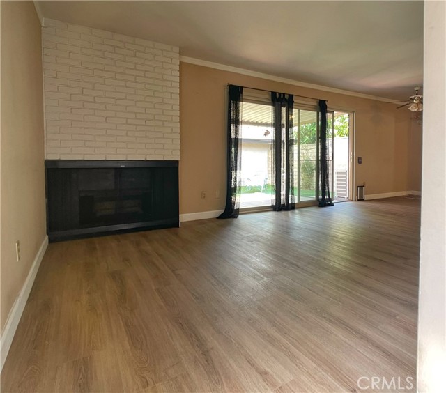 7550 Corbin Avenue, 1 photo 3
