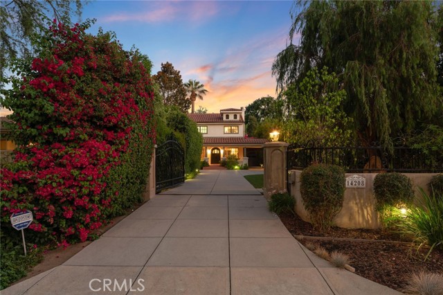14208 Chandler Boulevard photo 1