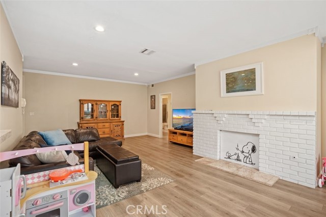 6240 Whitsett Avenue, 101 photo 3