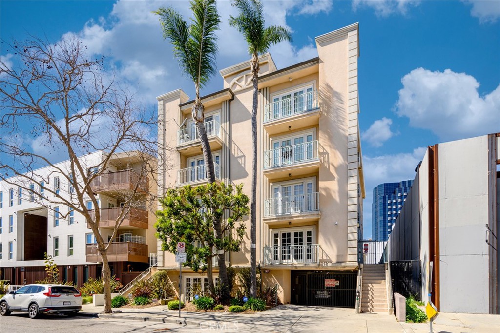 733 S Ogden Drive 102, Los Angeles, CA 90036