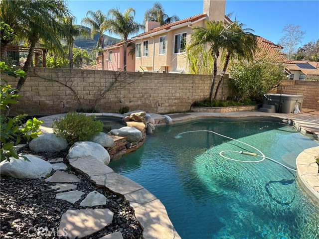 4850 Aliano Drive photo 2