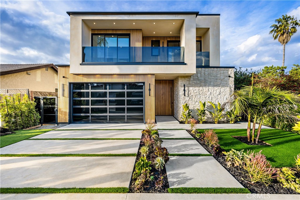 15721 Morrison Street, Encino, CA 91436