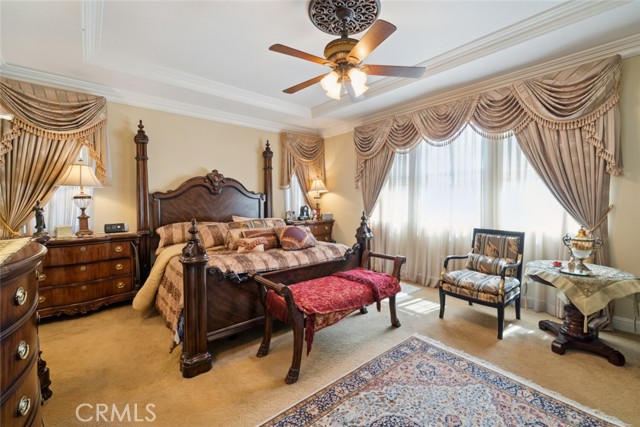 UPSTAIRS MASTER BEDROOM