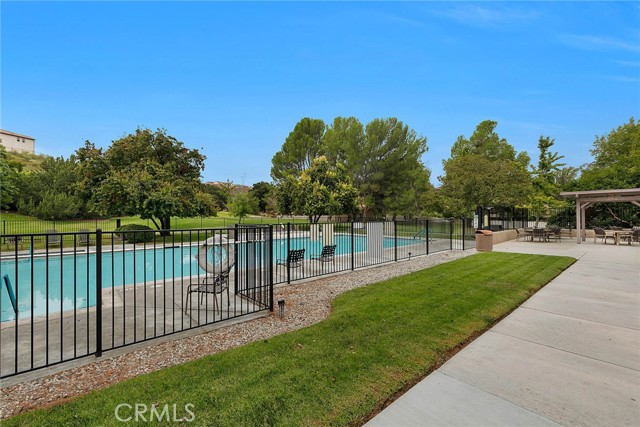 Scenic Hills Fenced Pool