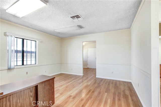 11214 Burbank Boulevard photo 7