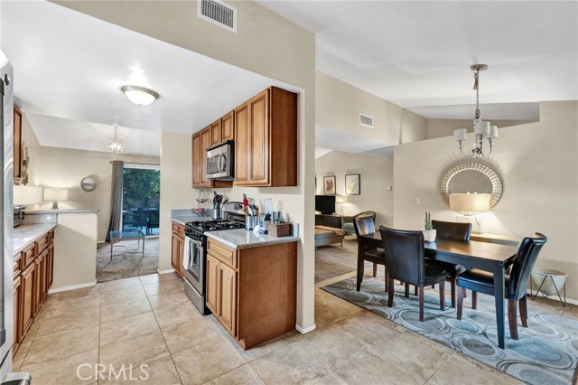 16700 Itasca Street photo 8