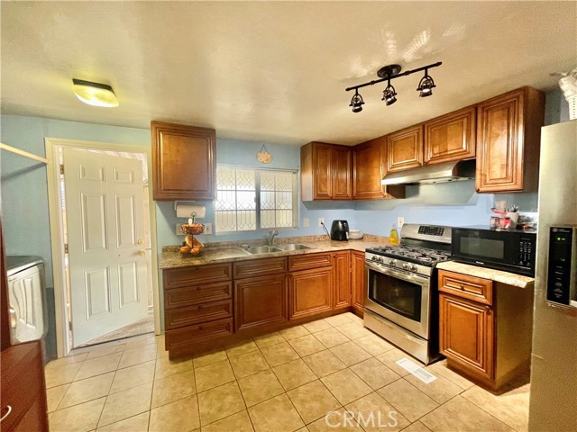 12401 Filmore Street, 541 photo 3