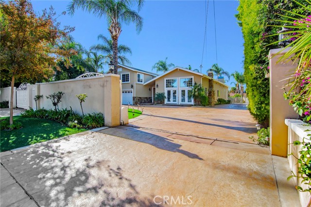 5701 BECKFORD Avenue photo 3