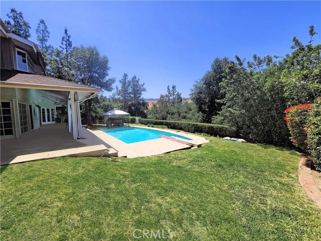 4620 Encino Avenue photo 1