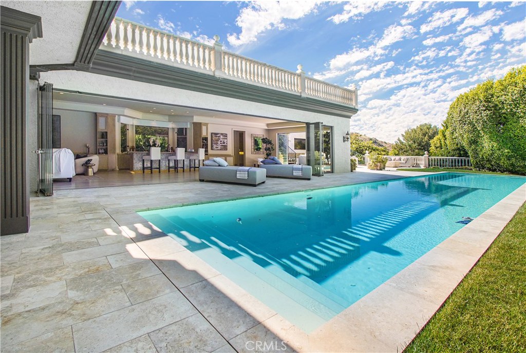 Photo of 20621 CHATSBORO DRIVE, Woodland Hills, CA 91364