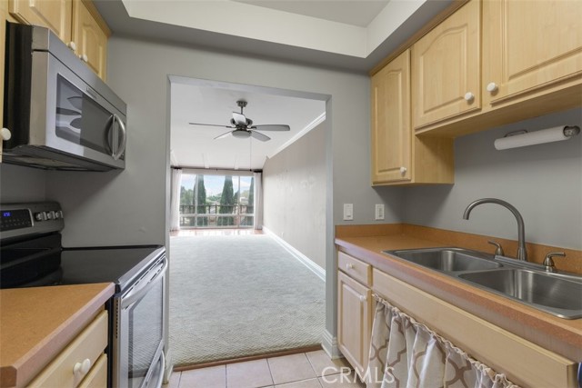 12830 Burbank Boulevard, 316 photo 7