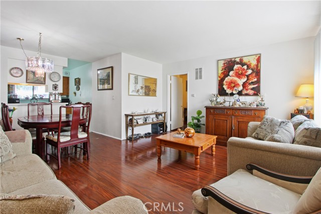 22050 Calvert Street, 5 photo 4
