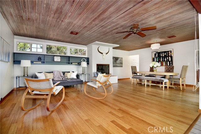 22651 Califa Street photo 2