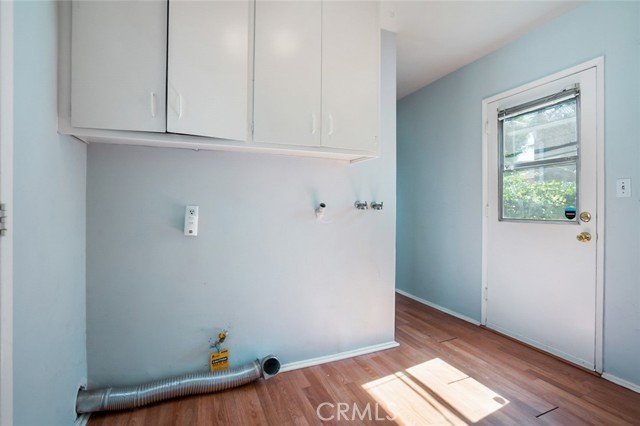 4844 Petit Avenue photo 8