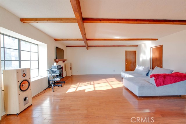 1943 Sunset Plaza Drive photo 6