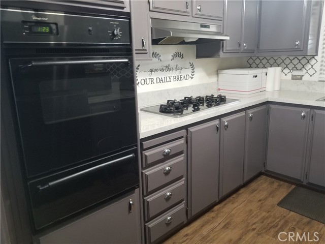 8811 Canoga Avenue, 541 photo 6