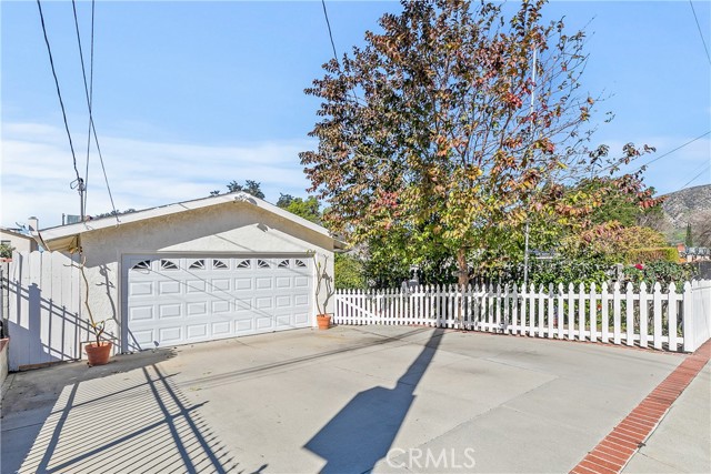 10733 Mather Avenue photo 1