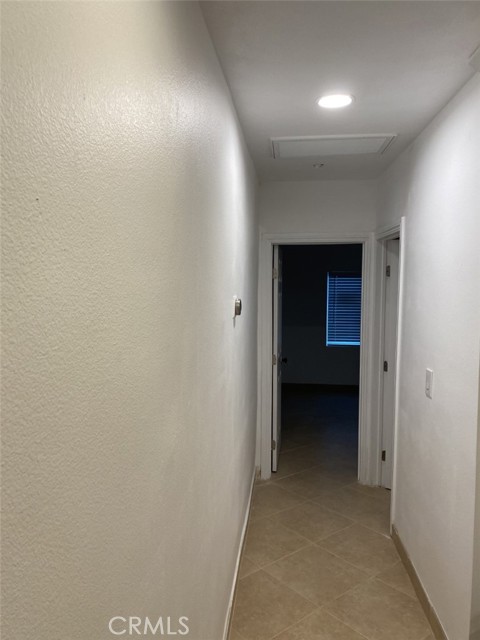 17915 Collins Street photo 7