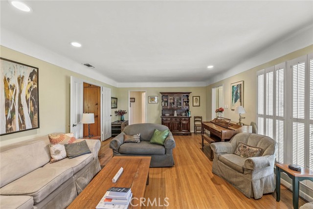 4018 Coldwater Canyon Avenue photo 8