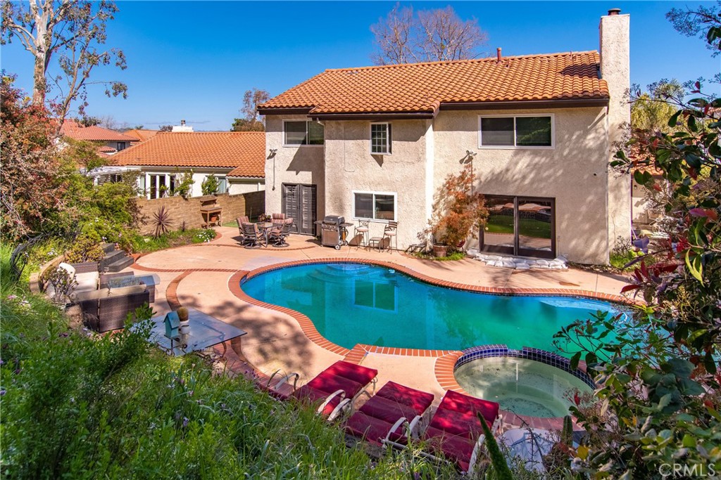 688 OAK SHADOW VIEW Place, Thousand Oaks, CA 91320