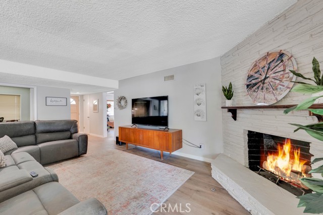 15831 Eccles Street photo 5