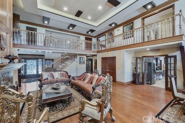 11226 White Oak Avenue photo 6