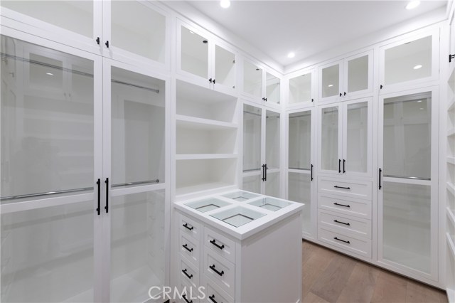 18651 Wells Drive Tarzana Ca 91356 Sotheby S International