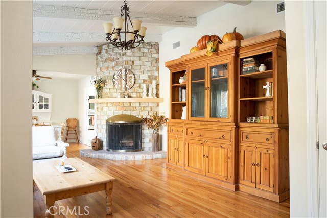 7337 Zelzah Avenue photo 4