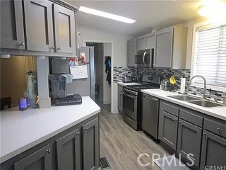 8811 Canoga Avenue, 542 photo 2
