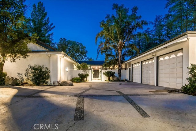 Photo of 4804 Queen Florence Lane, Woodland Hills, CA 91364