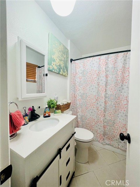 806 Katherine Rd photo 8