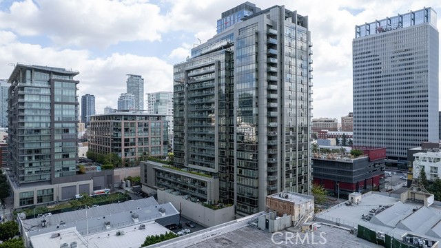 1155 S Grand Ave #1704, Los Angeles, CA 90015