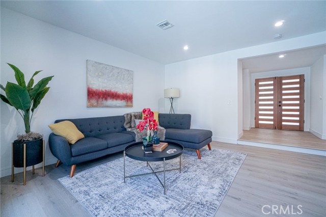 18601 Citronia Street photo 8
