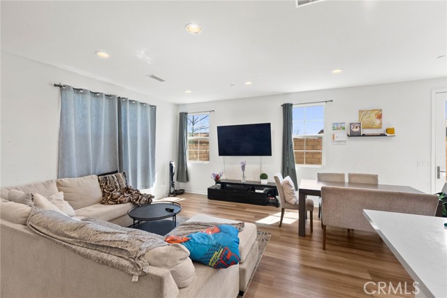 Living Room/Dining Area