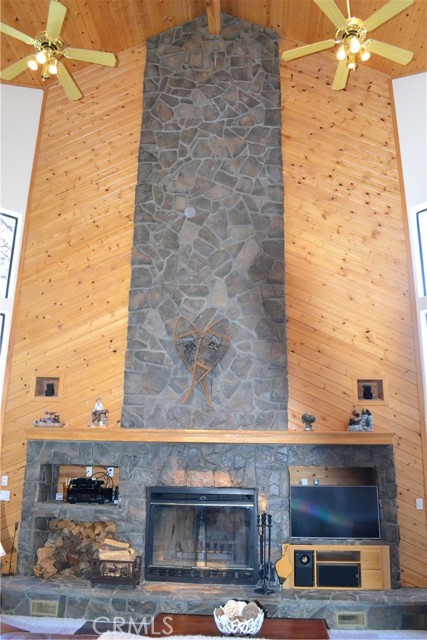 Detail Gallery Image 11 of 52 For 14001 Yellowstone Dr, Pine Mountain Club,  CA 93225 - 3 Beds | 3/1 Baths