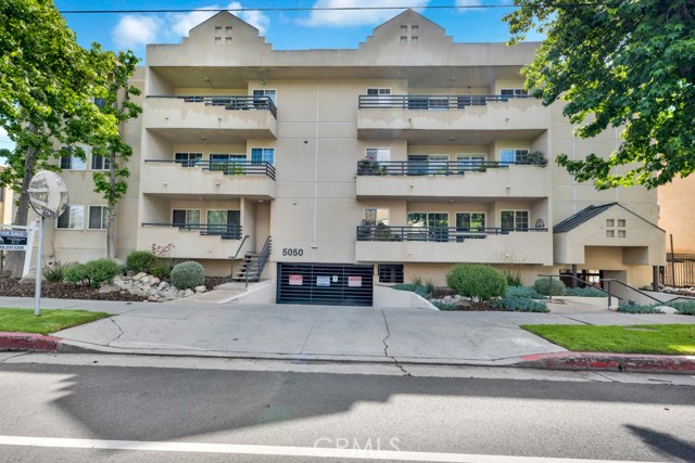 5050 Coldwater Canyon Avenue, 2 photo 3