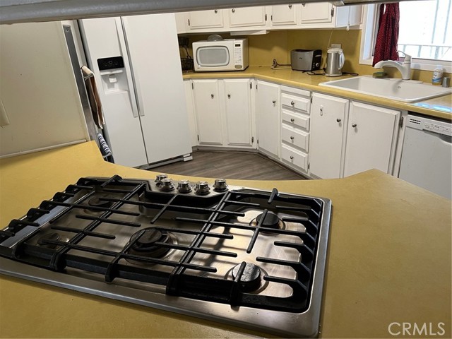 8811 Canoga Avenue, 305 photo 3