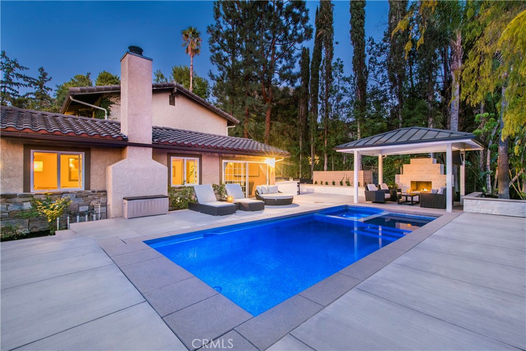 Photo of 4710 DEL MORENO Drive, Woodland Hills, CA 91364