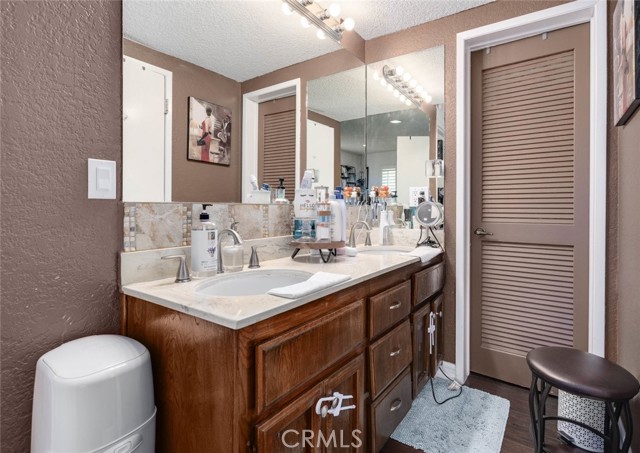 1820 Grant Avenue, Redondo Beach, California 90278, 3 Bedrooms Bedrooms, ,2 BathroomsBathrooms,Residential,Sold,Grant,SR21263835