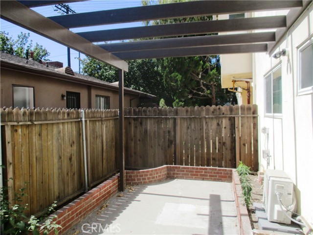6000 Coldwater Canyon Boulevard, 11 photo 8
