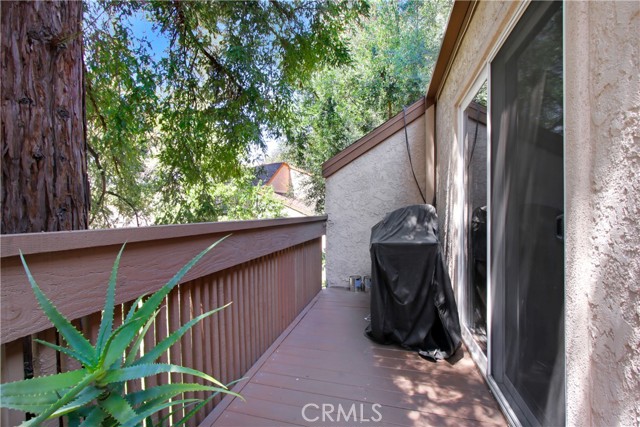 22330 Victory Boulevard, 506 photo 7