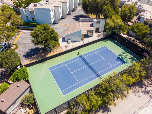 2 Tennis Courts