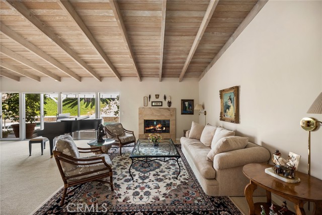 23731 Canzonet Street photo 5