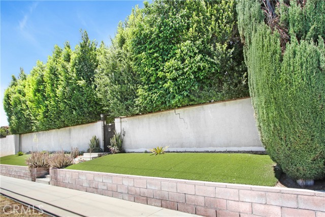 17021 Lassen Street photo 4
