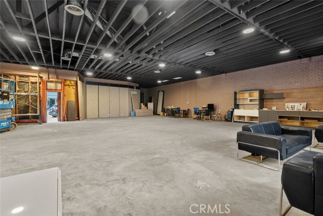 5066 Lankershim Boulevard photo 4