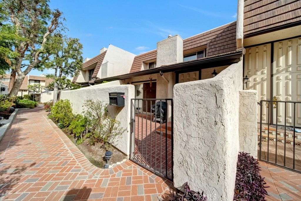 22283 Erwin Street, Woodland Hills, CA 91367