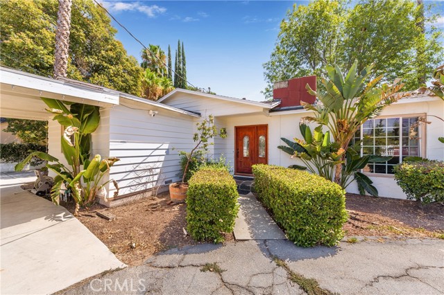 23310 Victory Boulevard photo 1